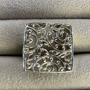 Beautiful Folk Art 925 ring